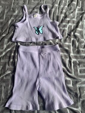 Lilac Ribbed Tank and Flared Shorts Set with Butterfly Patch